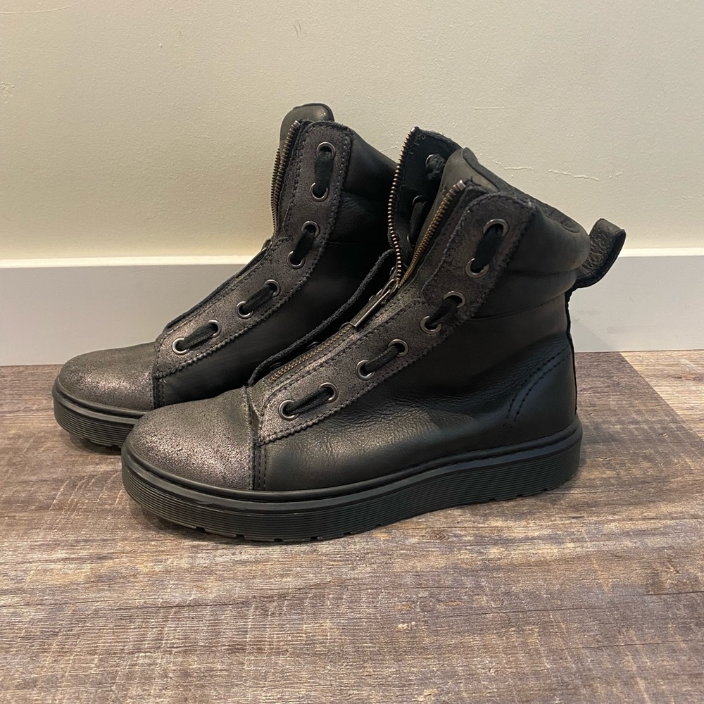Dr Martens Leather Sinclair Boots - 9 - worn once!